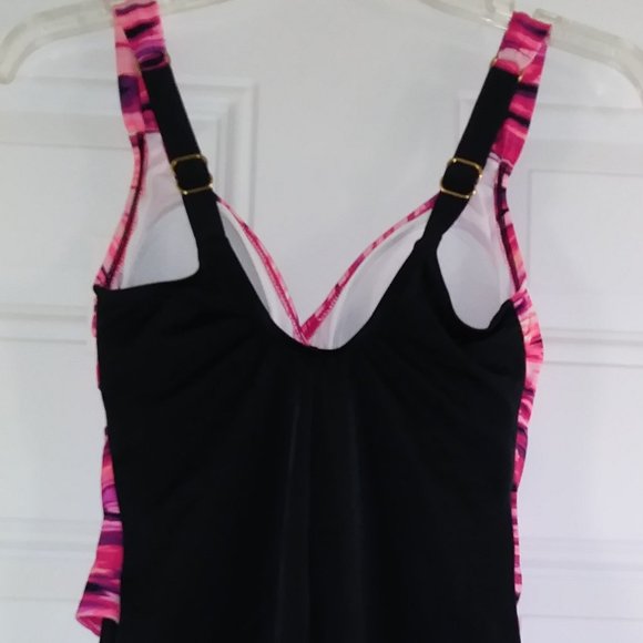 Rosa Secret Swimsuit,  Color black, and pink, Size M. - Picture 5 of 6